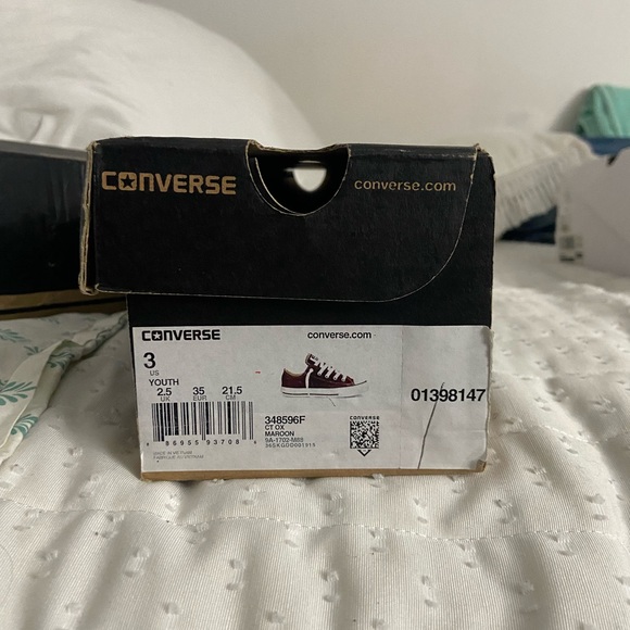 Converse Low top Chuck Taylors - Picture 2 of 5